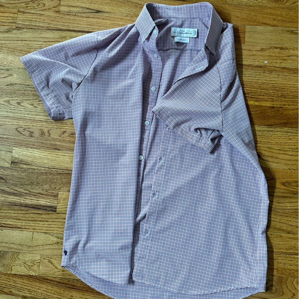 Mizzen and main short sleeveve stretchy blue and red plaid button down shirt